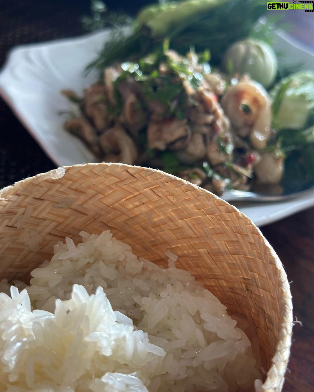 Phakphum Romsaithong Instagram - ,,, เที่ยวครึ่งวันที่ลาว แบบชิลๆกับครอบครัวคร้บ:) ,,, เดินทางจากนครพนมไปง่ายๆ ชิลๆ และถ้ำสวยกว่าที่คิดไว้เยอะมากกก คนลาวตะฮักหลาย^^ TB To July (ลืมลงรูป😆) . . #Laos #July2023 ถ้ำนางแอ่น คำม่วน ประเทศลาว