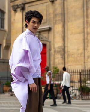Phakphum Romsaithong Instagram - ,,, How Do You Think? ,,,

🤘🏻

.
.
@Dior #Dior #DiorWinter23 #DiorSS24