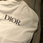 Phakphum Romsaithong Instagram - ,,, After The Show I’ll Go Shoping🕊️ ,,, ได้เสื้อ Wool Coat ของ Dior ไซส์48 สี Beige ซับข้างในสี Olive กลับมาใช้งาน 1 ตัวถ้วน ชอบ Long Coat มากๆอยู่แล้ว เจอสีโปรดทั้งคู่อยู่ในชิ้นเดียวกันก็ อดใจไม่ได้จริงๆ 🤪 ใส่แล้วเป็นยังไงบ้างครับ:) ? . . @Dior #Dior #DiorSS24 #DiorWinter23 Dior - Paris Montaigne