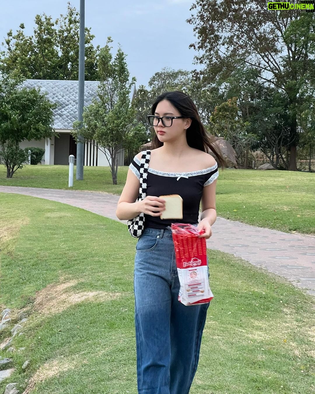 Phantira Pipityakorn Instagram - ถึงเราจะไม่มีไหปลาร้าแต่เราชอบกินส้มตำนะ Mueang Roi Et District