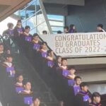 Phantira Pipityakorn Instagram - :-) 💘🎓 ขอบคุณทุกคนที่มาหากันนะคะ ป๊า น้อง ญาติๆ เพื่อนๆและทุกคนมาร่วมยินดีมันทำให้รู้สึกแบบเออนี่เราเรียนจบแล้วจริงๆ เป็นบัณฑิตเต็มตัวอย่างเลี่ยงไม่ได้555555555555🥲🫠 ดีใจที่ได้เจอทุกคนมากๆๆๆแฮปปี้โคตรร ปล.รูปเยอะมากเลือกลงไม่ถูกเดี๋ยวเลย😚
