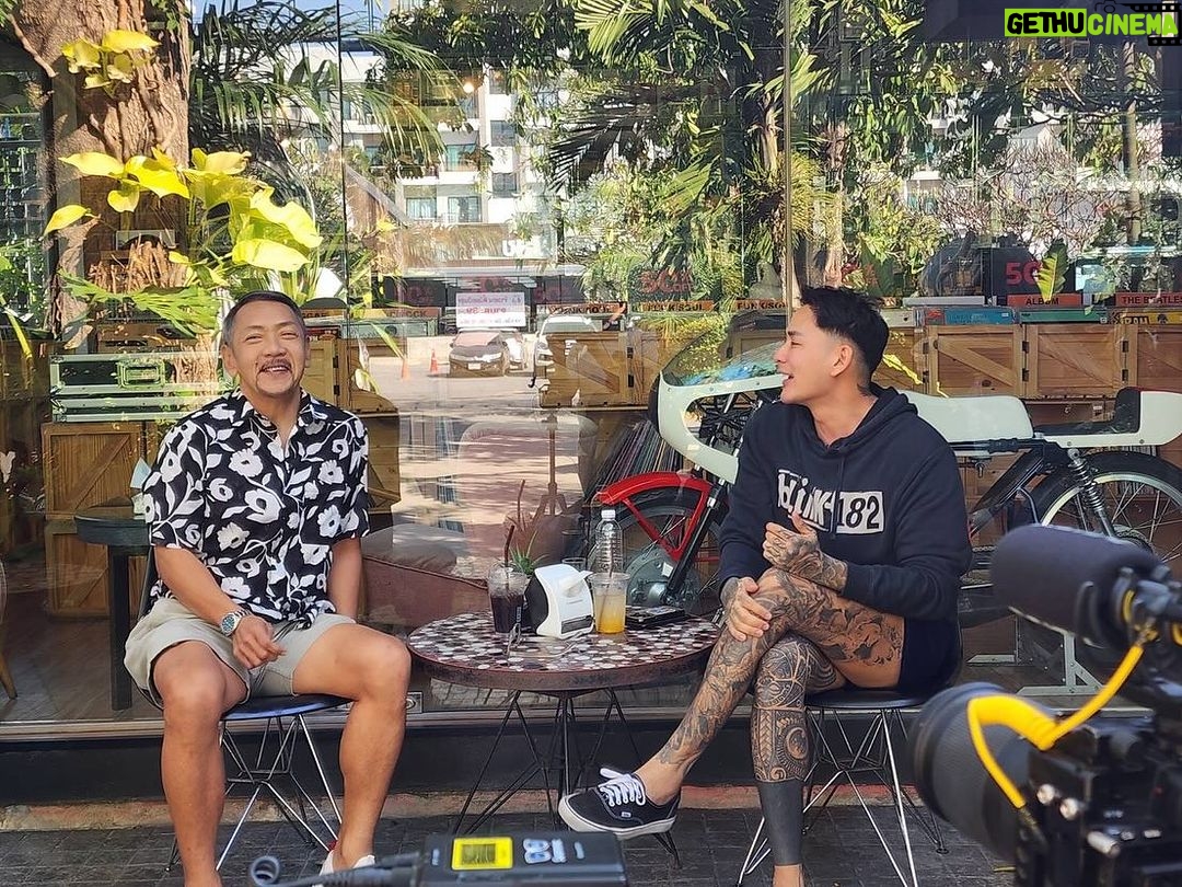 Pharanyu Rojanawuttitham Instagram - ที่สุดแล้วจารรรรรรผม คนนี้คือที่สุด @punkprakasit บรมจารรร🤭🤭🤭🥰🥰❤️❤️❤️ ก่อนจะสุดพี่ก็สะดุดมาก่อน โดดคอนโดก็โดดมาแล้ว ร้องไห้ที่uk ก็เคยมาแล้ว 🔥🔥🔥#รักนะy2k#แทคมาแล้วจ่ะ