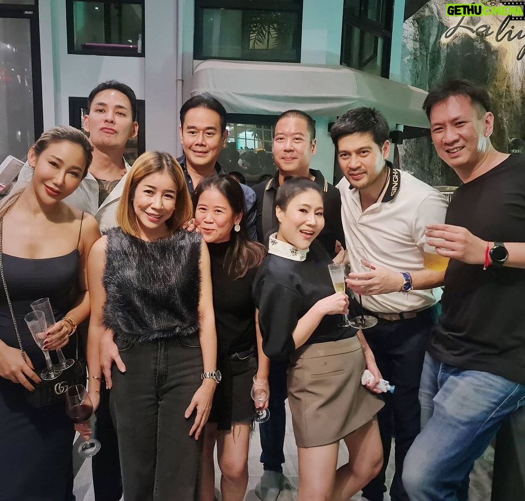 Pharanyu Rojanawuttitham Instagram - วันเกิดพี่ชาย @pegliyah 🎊🎉❤️ได้เจอญาติ พี่ๆ @siwat_c และ พี่ชายที่รักอีกคน @tp12toddpiti คิดถึงเลยสัญญาจะกวนพี่เค้าตลอดน่ะะะ