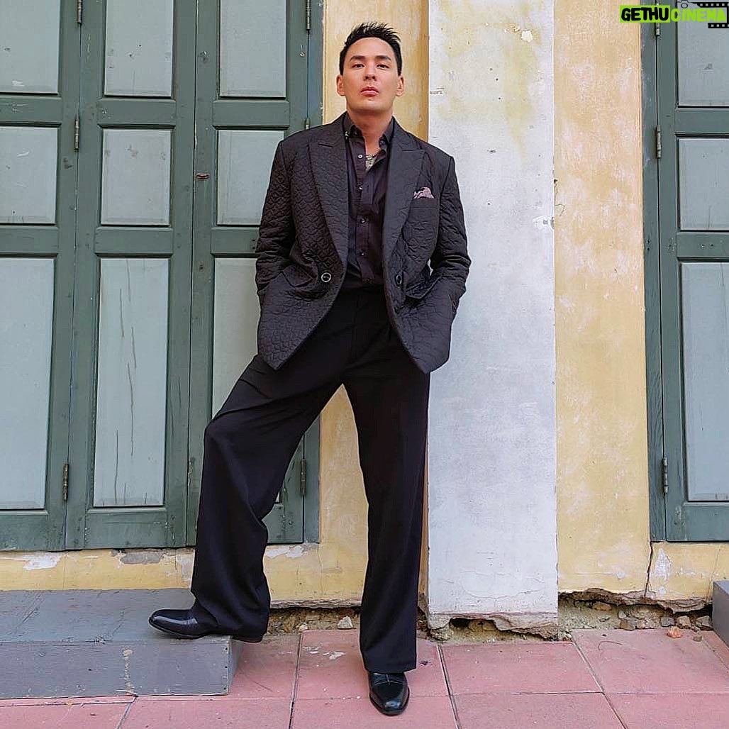 Pharanyu Rojanawuttitham Instagram - งาน2 แต่งตัวก็จะสายเกาใจ นิดๆๆๆๆ ร้ายๆๆหน่อยๆๆ🤣🤣🤣🤣🤣#รู้ไหมใครโสด