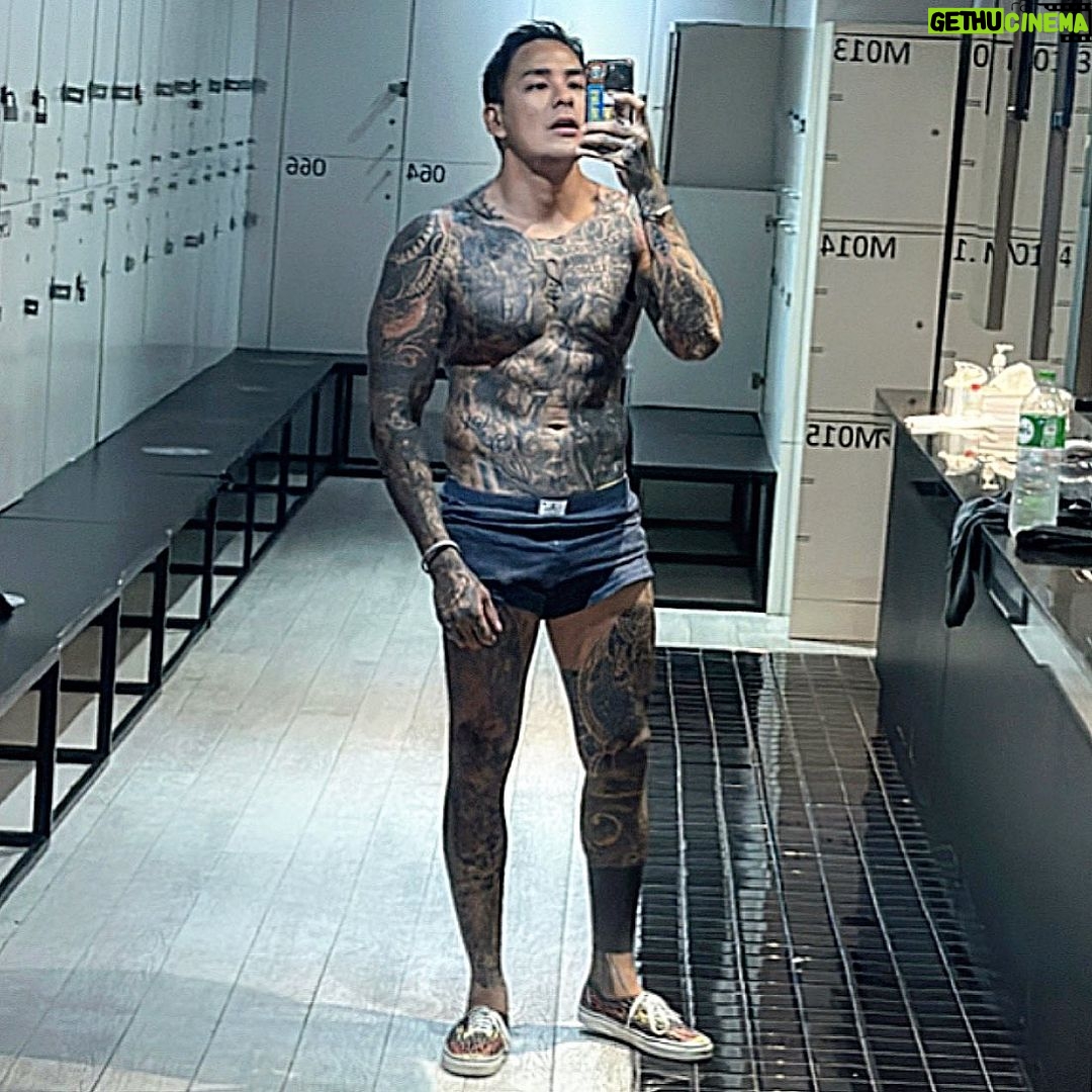 Pharanyu Rojanawuttitham Instagram - สวัสดีวันพฤหัสบดี 🔥🔥🔥🔥🔥✌️ ช่วงนี้ทั้งบอล @jetdo_jong ทั้งฟิตเนส @dear_atha มันก็จะหุ่นเหมือนไอดอล @sergioramos 🔥🔥🔥🔥🔥🔥#ฟิตเนส#ออกกำลัง Thailand