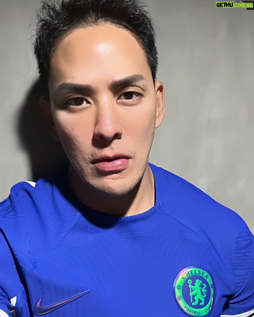 Pharanyu Rojanawuttitham Instagram - ไอเราก็พร้อมซะด้วยคืนนี้ โดนจนชิน แต่อย่าให้ชนะขึ้นมาละ💙💙💙💙💙 @chelseafc อย่าทำให้เสียชื่อเพราะเสียเยอะละ🤣🤣🤣🤣#พร้อม#ว้าวุ่นเลย#หอยเตะด้วย