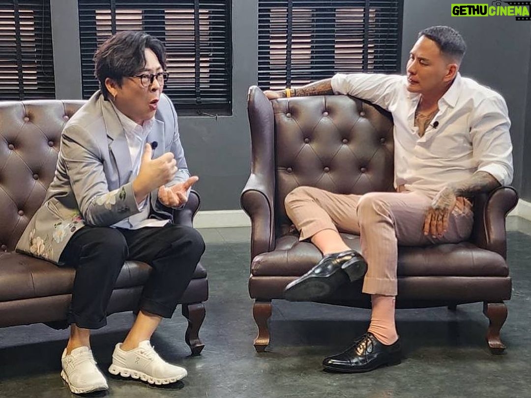Pharanyu Rojanawuttitham Instagram - ขอบคุณ @kaisamapol สนุกมากครับชอบๆๆๆอะความรักสมัย y2k เขียนจดหมายหากัน รักนะy2k เร็วๆๆๆนี้#แทคมาแล้วจ่ะ#y2k