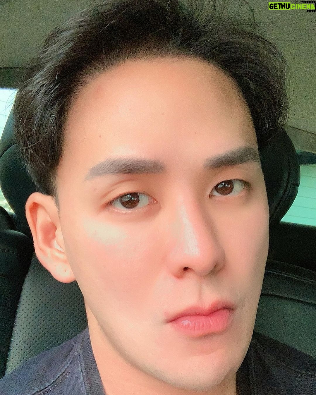 Pharanyu Rojanawuttitham Instagram - ร่างเดิม เพิ่มเติมคือ มีสีสัน🤣🤣🤣🤣🤣🤭🤭🤭คนเมื่อวานไปละ