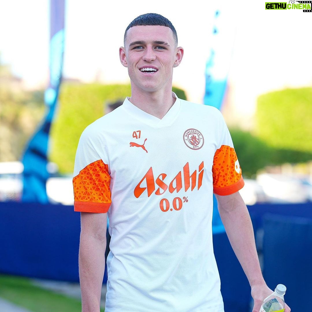 Phil Foden Instagram - Warm weather training 💪 Abu Dhabi 🇦🇪☀️ Abu Dhabi, United Arab Emirates