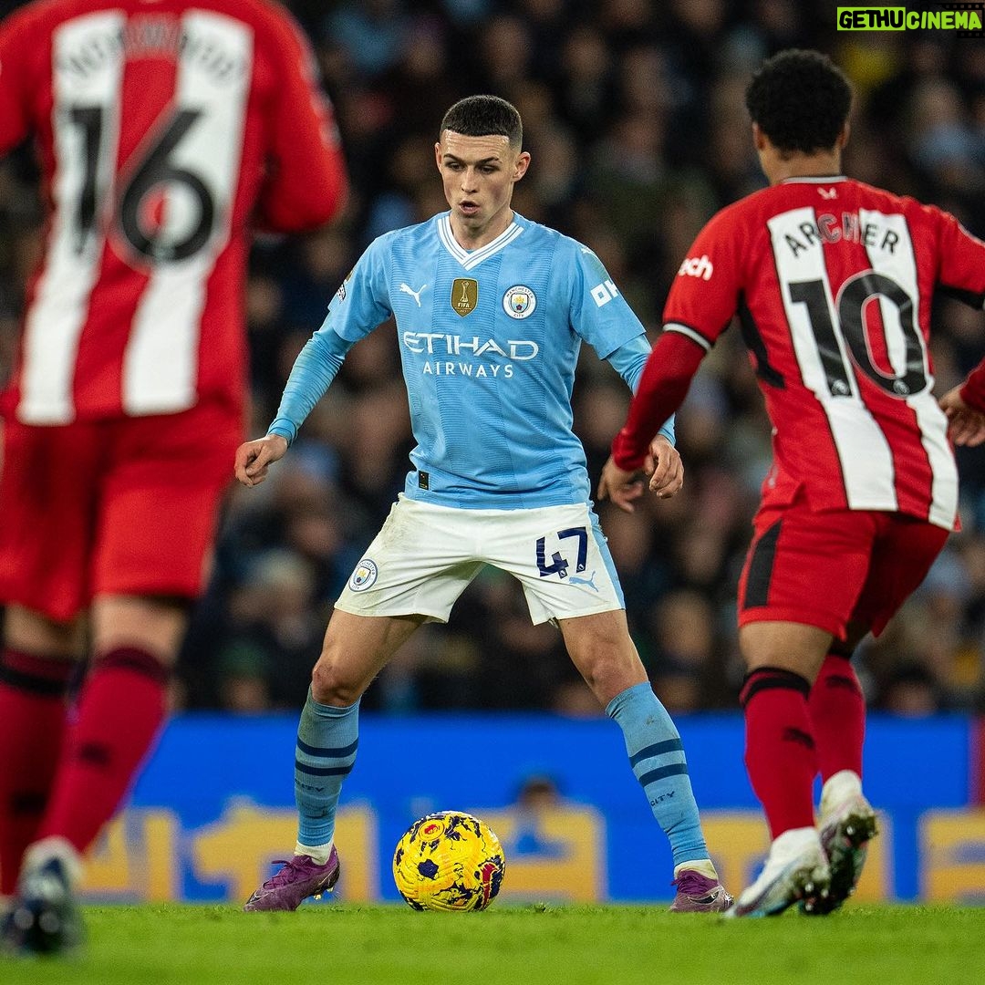 Phil Foden Instagram - Seeing out 2023 with 3 points 💪🏻 Etihad Stadium