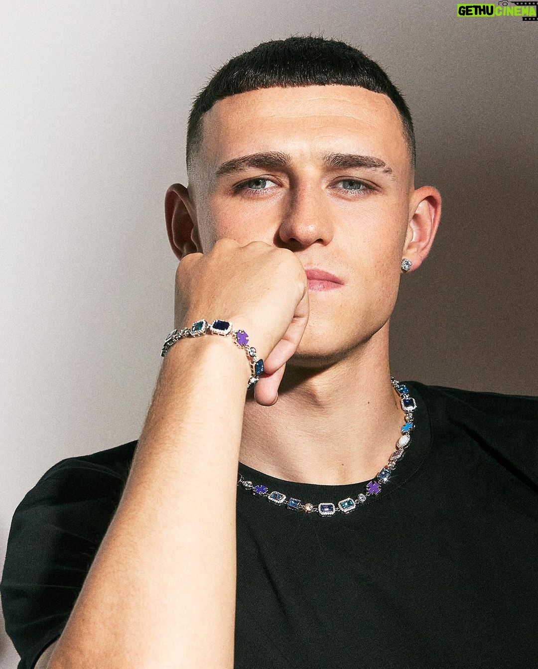 Phil Foden Instagram - My favourite pieces from the @cernucci collection ⛓💧