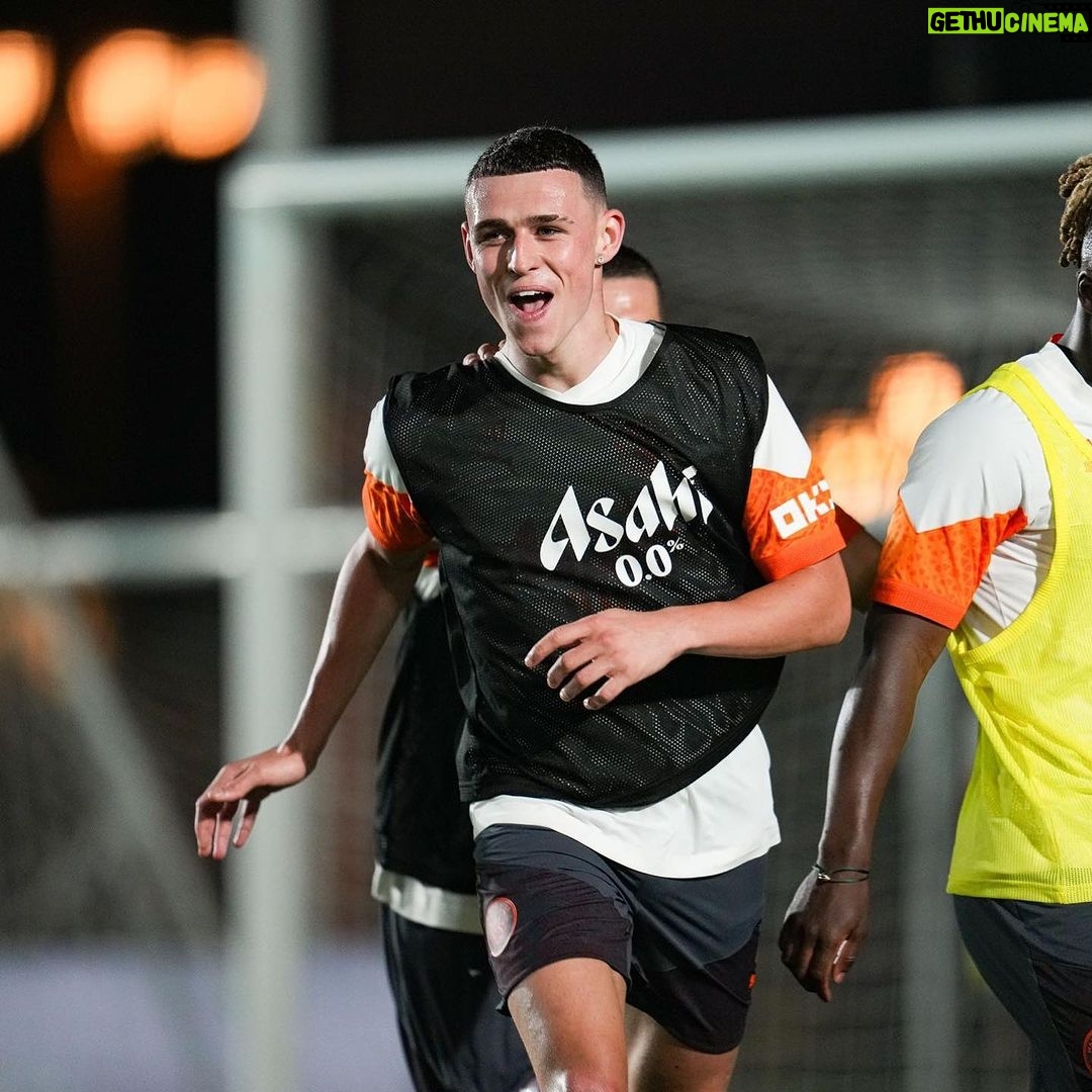 Phil Foden Instagram - Warm weather training 💪 Abu Dhabi 🇦🇪☀️ Abu Dhabi, United Arab Emirates
