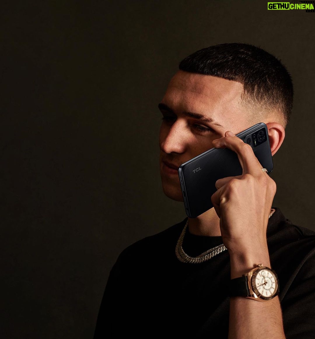 Phil Foden Instagram - Catching up during pre-season on my new smartphone 🙌 Thanks, @tclmobile_uk 🤝 #TCL40R5G #InspireGreatness