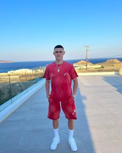 Phil Foden Instagram - Greetings from Greece ✌🏼🇬🇷 Mykonos, Greece