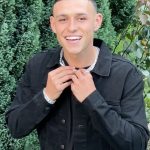 Phil Foden Instagram - Always layered up w @cernucci jewellery ⛓💧