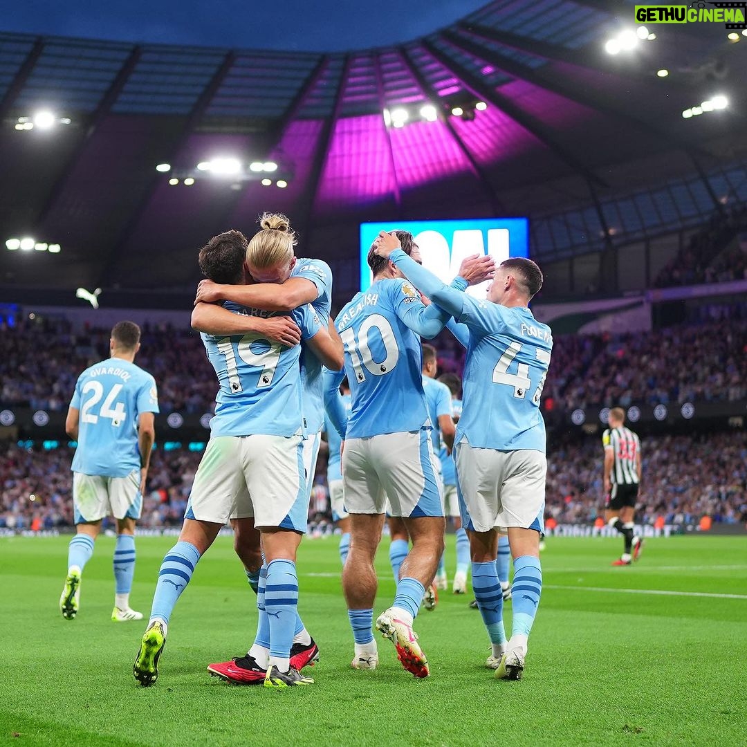Phil Foden Instagram - Mi amigo 🤝🕷️ It’s SO good to be back home 🩵 Etihad Stadium