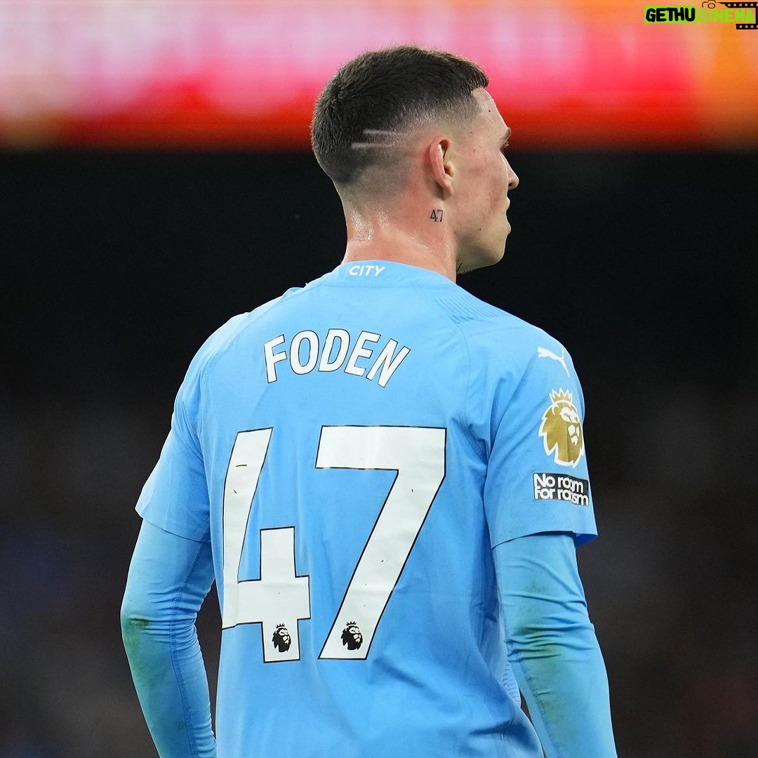 Phil Foden Instagram - Mi amigo 🤝🕷️ It’s SO good to be back home 🩵 Etihad Stadium