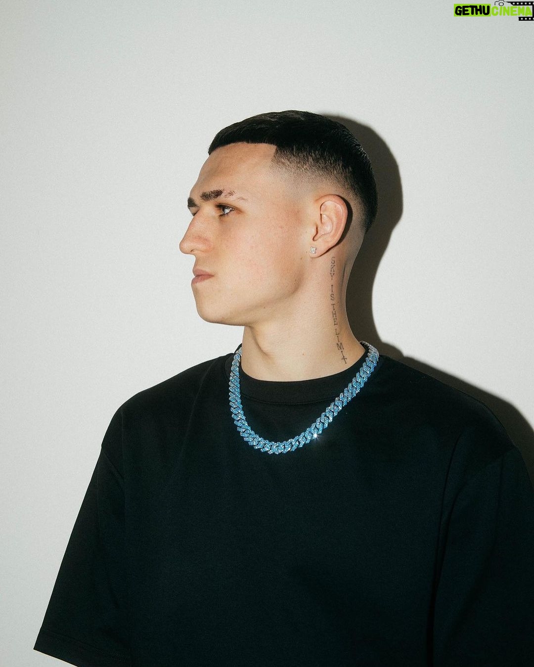 Phil Foden Instagram - Some BTS from the @cernucci campaign ⛓️💧