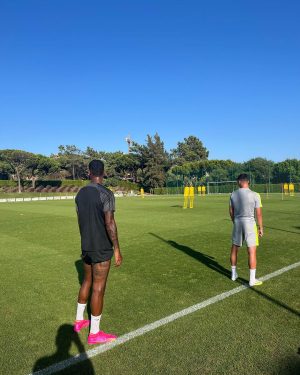 Phil Foden Instagram - Working hard ⚽️ @marcusrashford It’s all love until the season starts😎🤝