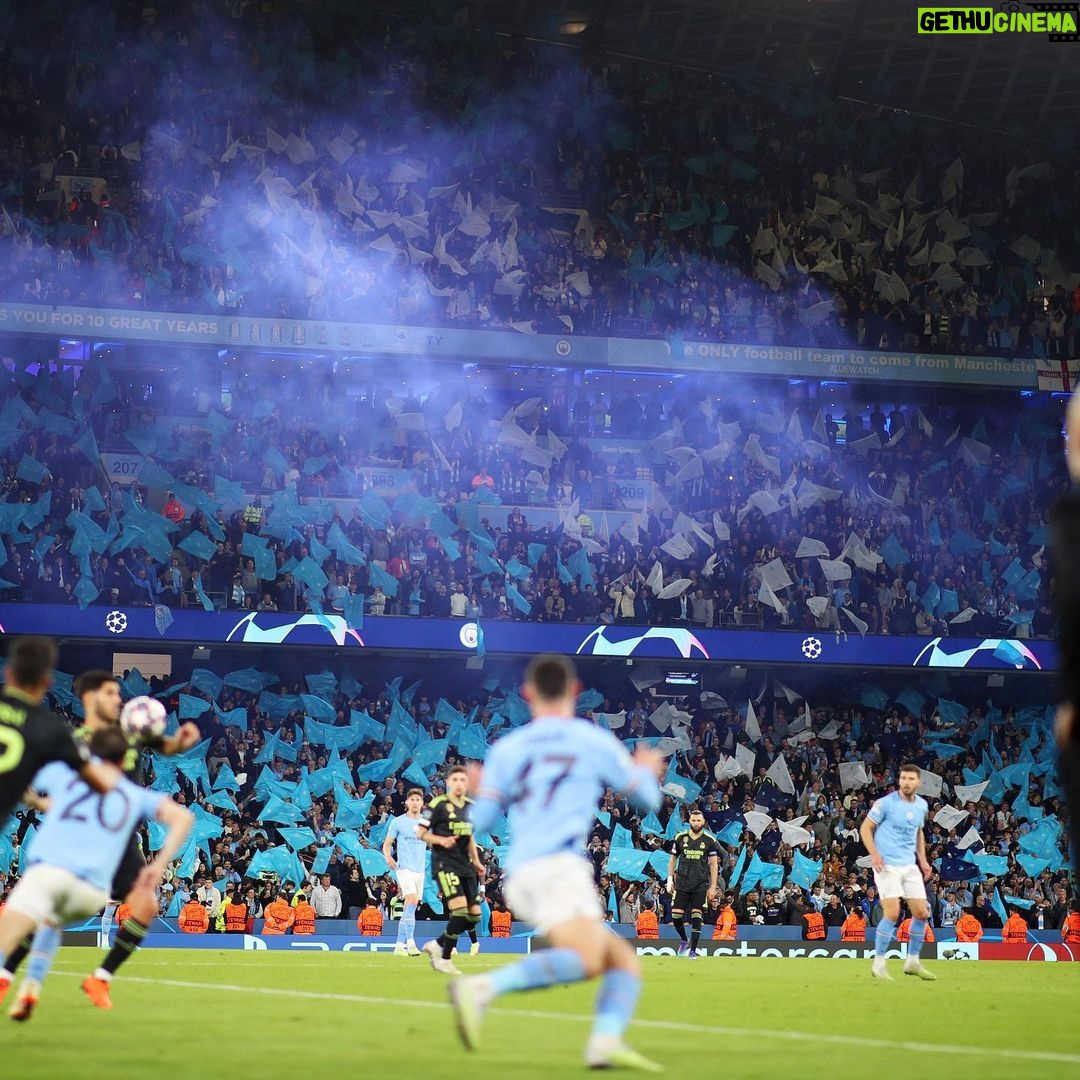 Phil Foden Instagram - Unbelievable night!! 🤩 CITY!! 👊🏻🔵 Etihad Stadium