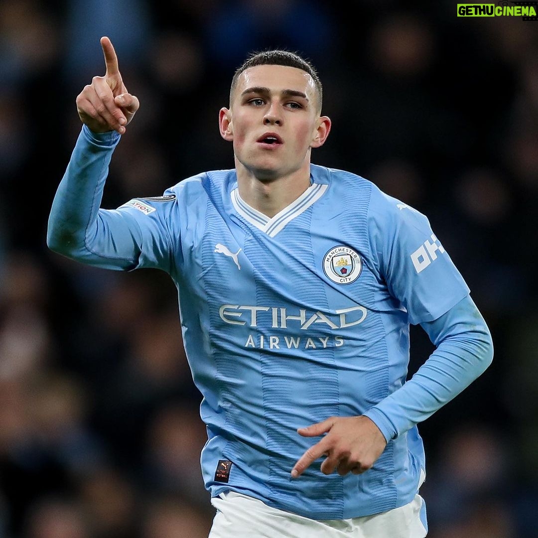 Phil Foden Instagram - Nights under the lights 🤩 Etihad Stadium