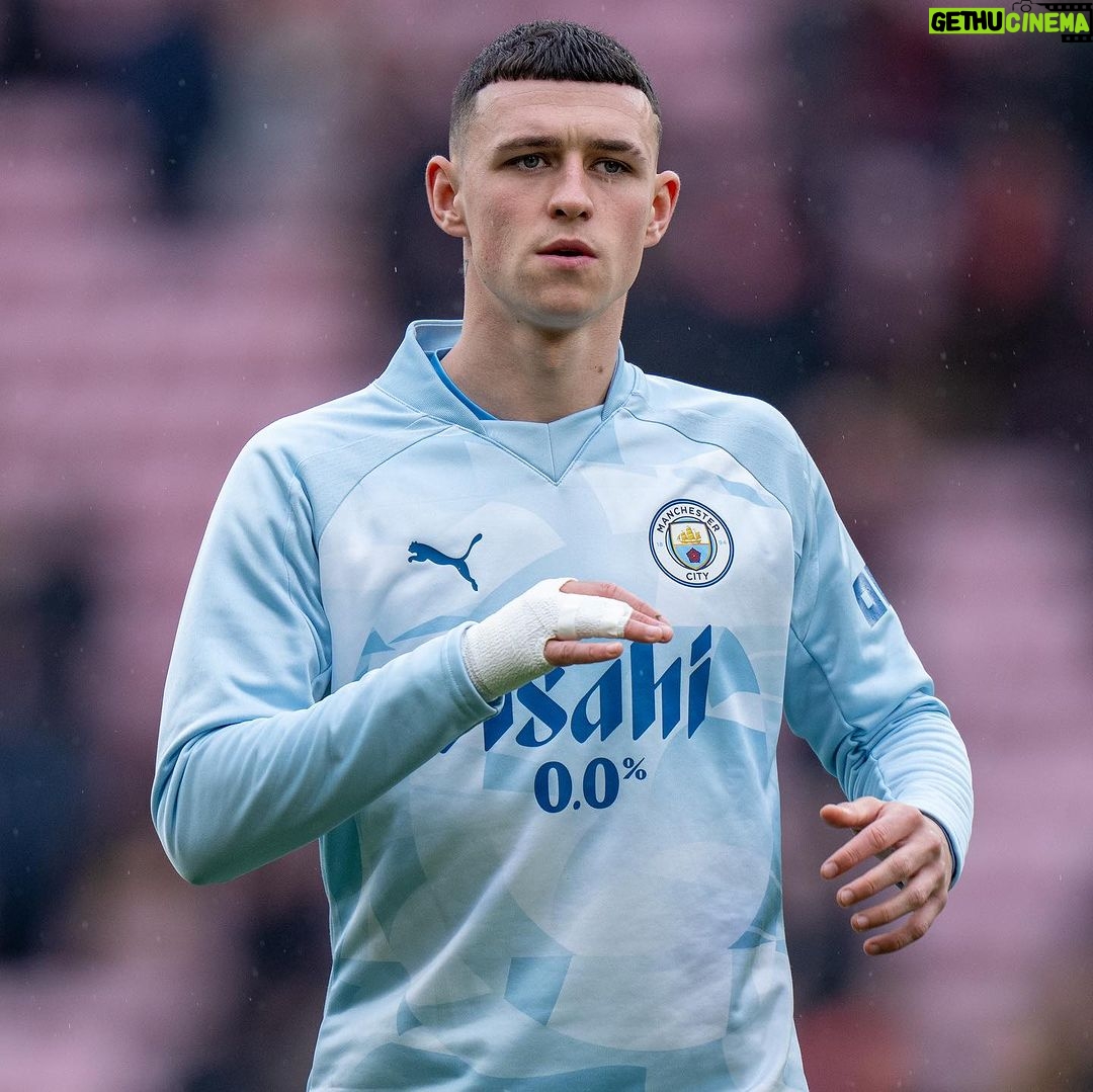 Phil Foden Instagram - A tough battle today 💪🏻 We’ll take the point and move onto the next one 👊🏻 Anfield