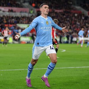 Phil Foden Instagram - Buzzzinnnnn! What a night 🎩⚽️ So grateful 🙏🏻
