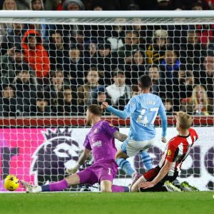 Phil Foden Instagram - Buzzzinnnnn! What a night 🎩⚽️ So grateful 🙏🏻