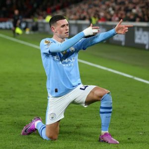 Phil Foden Instagram - Buzzzinnnnn! What a night 🎩⚽️ So grateful 🙏🏻