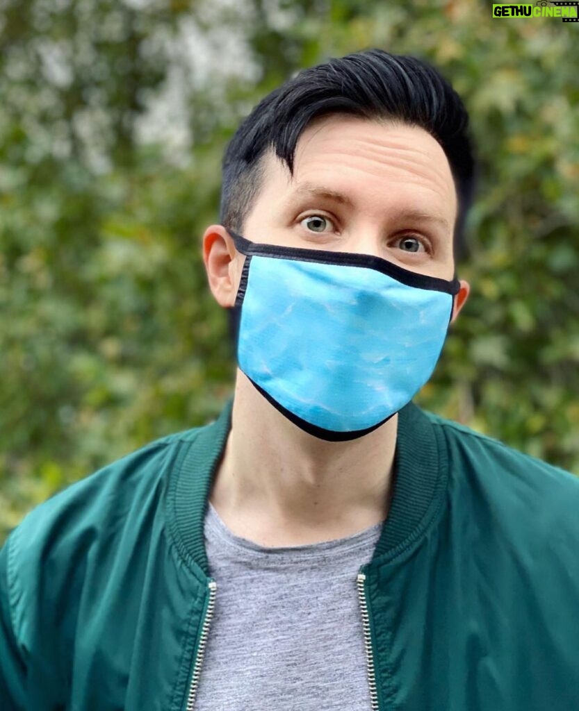 Phil Lester Instagram - My new ‘Ocean Cleanup’ merch collection is here!! Ft. face masks, reusable water bottle, embroidered zip bag and special Norman socks! 1kg of ocean plastic will be cleared for every product sold 🌊💙 Worldwide: http://www.amazingphilshop.com USA http://us.amazingphilshop.com