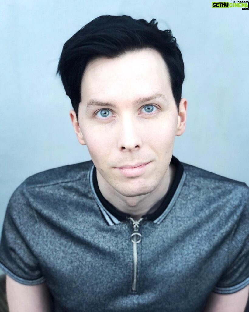 Phil Lester Instagram - My forehead feels a bit chilly