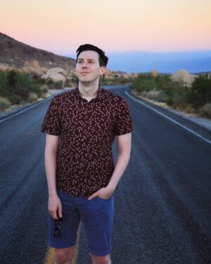 Phil Lester Instagram - Last days in the desert 🏜🦎