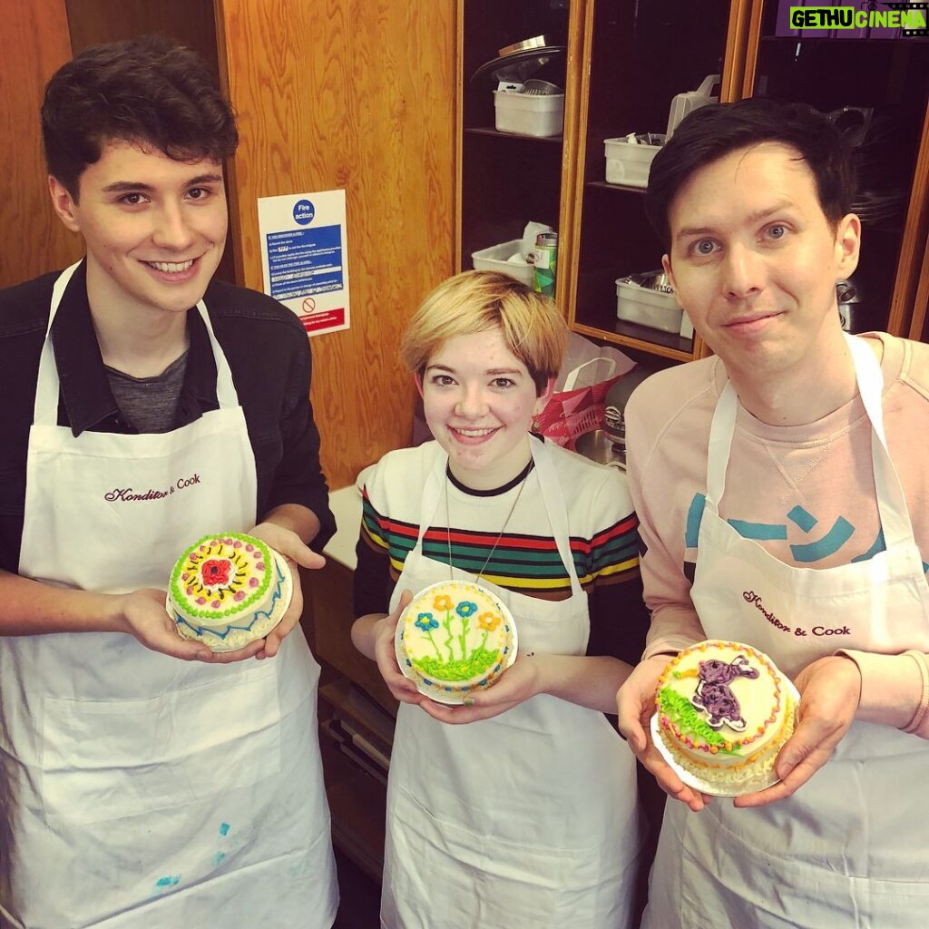 Phil Lester Instagram - We actually learned how to “decorate” cakes today thanks to @grace.the.gargling.ghost & @makeawishuk now hopefully this Easter baking will be less of a disaster! 😬🍰 Konditor & Cook Cake School