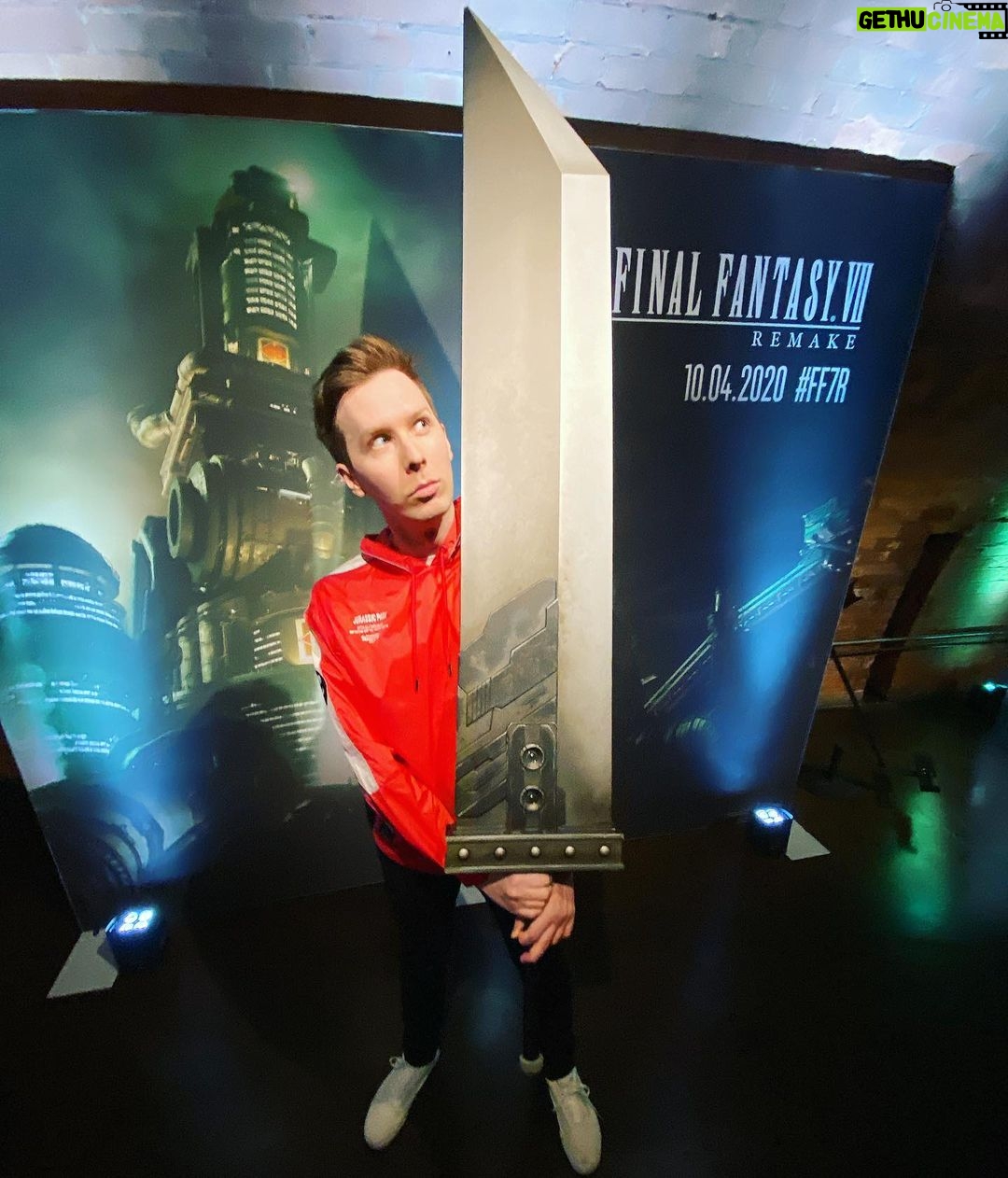 Phil Lester Instagram - I am way too clumsy to have been trusted posing with this incredibly gigantic and heavy buster sword. It is a miracle no one died
