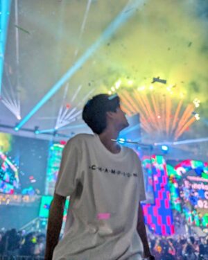 Phuwin Tangsakyuen Instagram - heres to 2024
📸 @tawan_v
