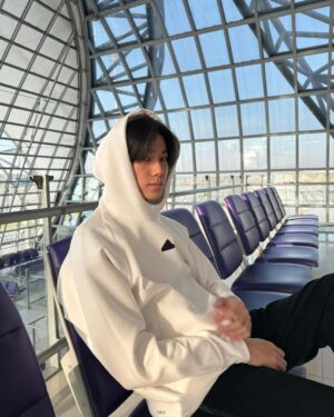 Phuwin Tangsakyuen Instagram - isleep 🦊