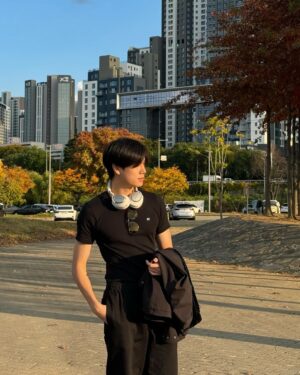 Phuwin Tangsakyuen Instagram - bright autumn day 🍂
📸 @nychaa