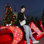 Phuwin Tangsakyuen Instagram - Coach launches ’Coach Holiday Pop Up‘ to celebrate the festive season at ICONSIAM. Catch sight of the Christmas tree and various photo corners set up by Coach to welcome visitors, providing a unique experience and creating an atmosphere of celebration to usher in the new year. #CoachHoliday #CoachNY #ICONSIAM