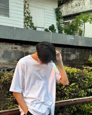 Phuwin Tangsakyuen Instagram - เสยผมไปซัก1ที