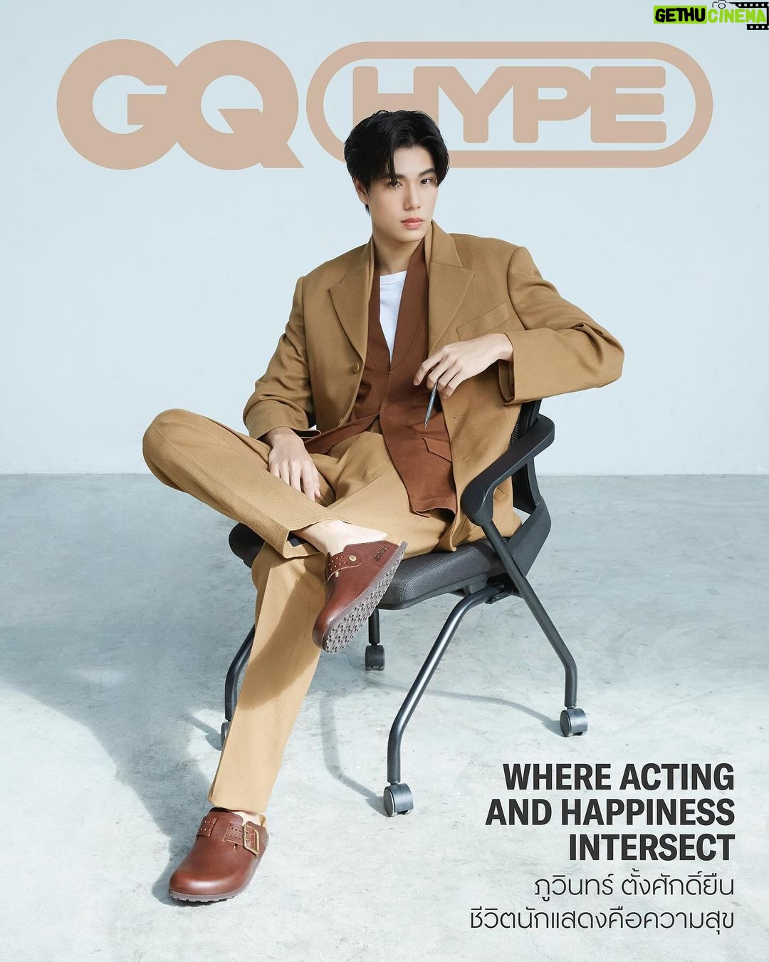 Phuwin Tangsakyuen Instagram - #GQHype ภูวินทร์ ตั้งศักดิ์ยืน ชีวิตนักแสดงคือความสุขและสนุกกับทุกอย่างที่ทำ . ภูวินทร์ ตั้งศักดิ์ยืน จากนายแบบโฆษณาสู่นักแสดงกระแสแรงที่เป็นที่รักของแฟนคลับทั้งในประเทศไทยและระดับอินเตอร์ฯ วันนี้เราได้มีโอกาสมานั่งคุยกับเขาแบบสบายๆ หลังจากถ่ายแฟชั่นเซ็ตร่วมกับเบอร์เคนสต็อก (Birkenstock) เสร็จ . @phuwintang สวมรองเท้าจาก @birkenstock_thailand รุ่น Boston Bold GAP Urban Uniform . ติดตาม GQ Hype คอนเทนท์ดิจิทัลสุดพรีเมียมได้ทุกเช้าวันจันทร์ เวลา 10 โมง #GQHypexPhuwinxBirkenstock #GQThailand #Birkenstockthailand #Sponsored