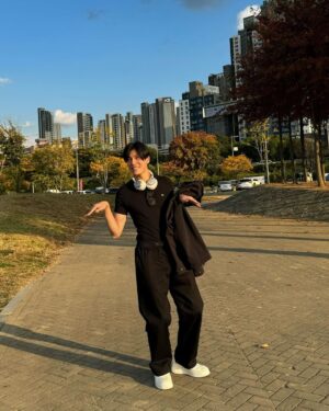 Phuwin Tangsakyuen Instagram - bright autumn day 🍂
📸 @nychaa