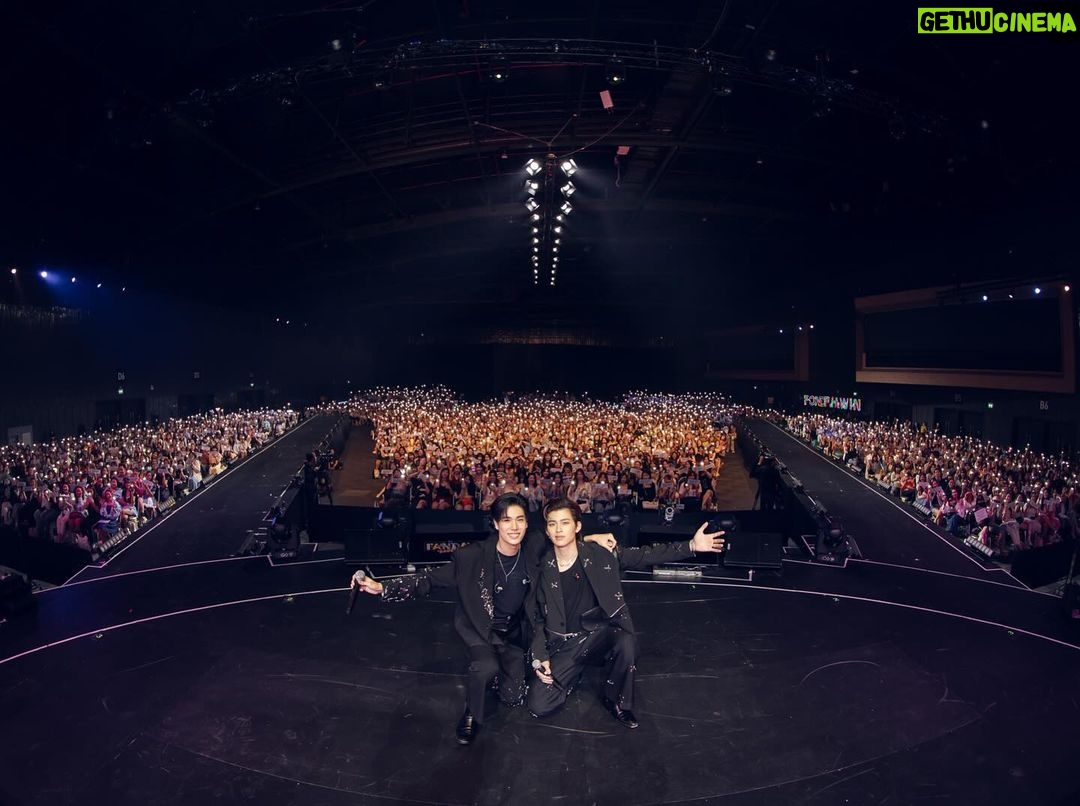Phuwin Tangsakyuen Instagram - เป็นแฟนมีทในไทยครั้งแรกของผมกับพี่ปอนด์ ขอเก็บความทรงจำดีๆไว้ในหัวใจ ขอบคุณทุกคนที่มา ช่วยsupport กันเสมอ ขอบคุณมากๆนะ วินนี่และปังปอนด์ 🤍🧡