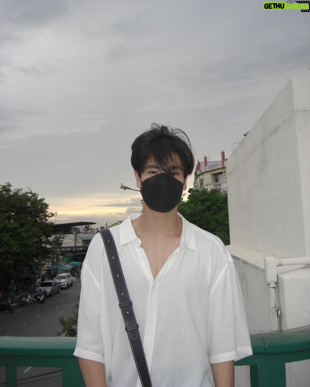 Phuwin Tangsakyuen - 453.4K Likes - silhouette