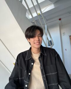 Phuwin Tangsakyuen Instagram - smile for 2022 😁