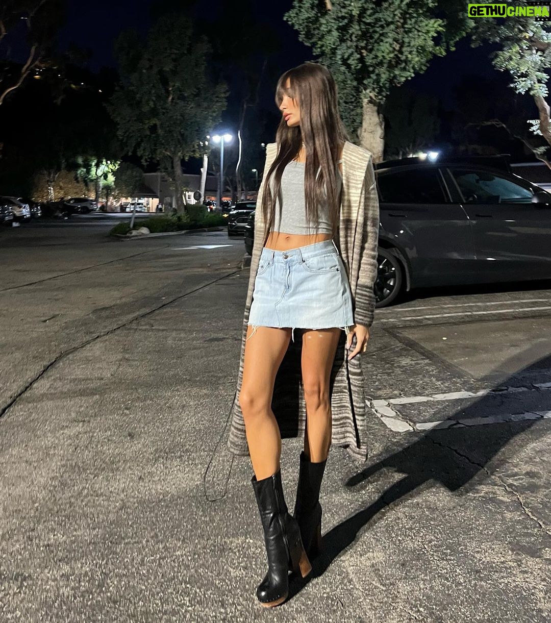 Pia Mia Instagram - 💖 you are not stuck. you have choices. you can think new thoughts. you can learn something new. you can create better habits. all that matters is you make the choice today and never look back.