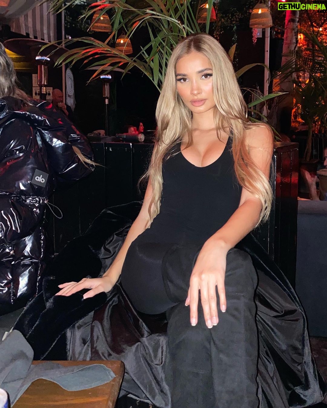 Pia Mia Instagram - stream my Christmas EP for good luck ❄️🖤out now