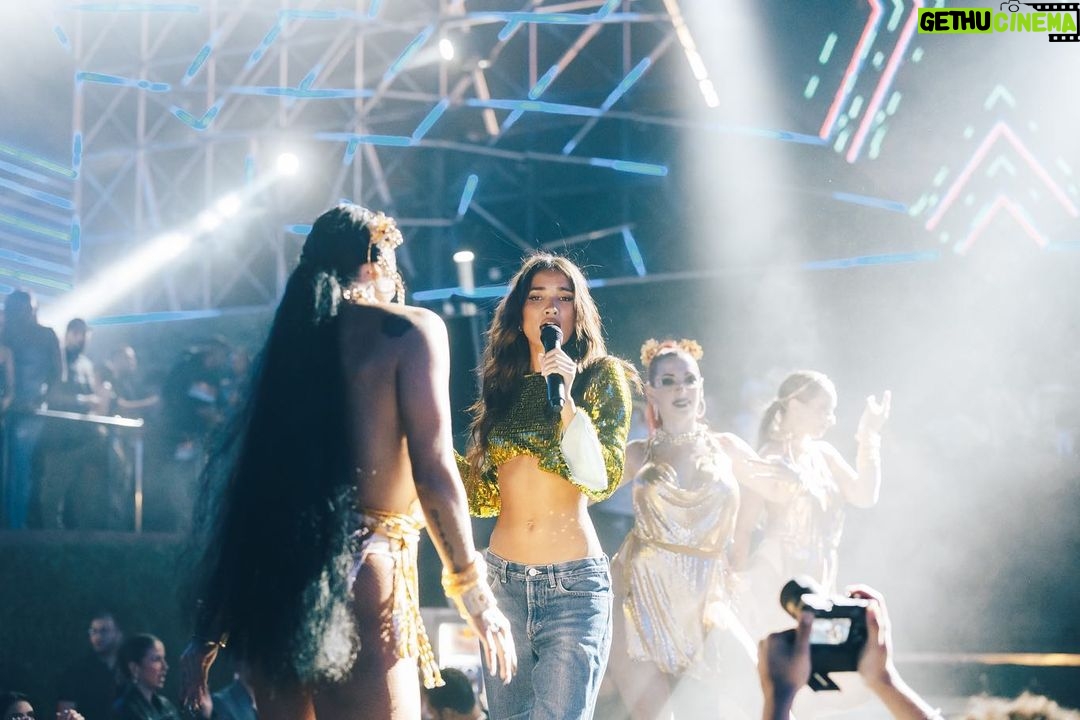 Pia Mia Instagram - first night back in town…from the plane to the stage, what a night 💫 thank you dubai @floatdubai @hrbooking