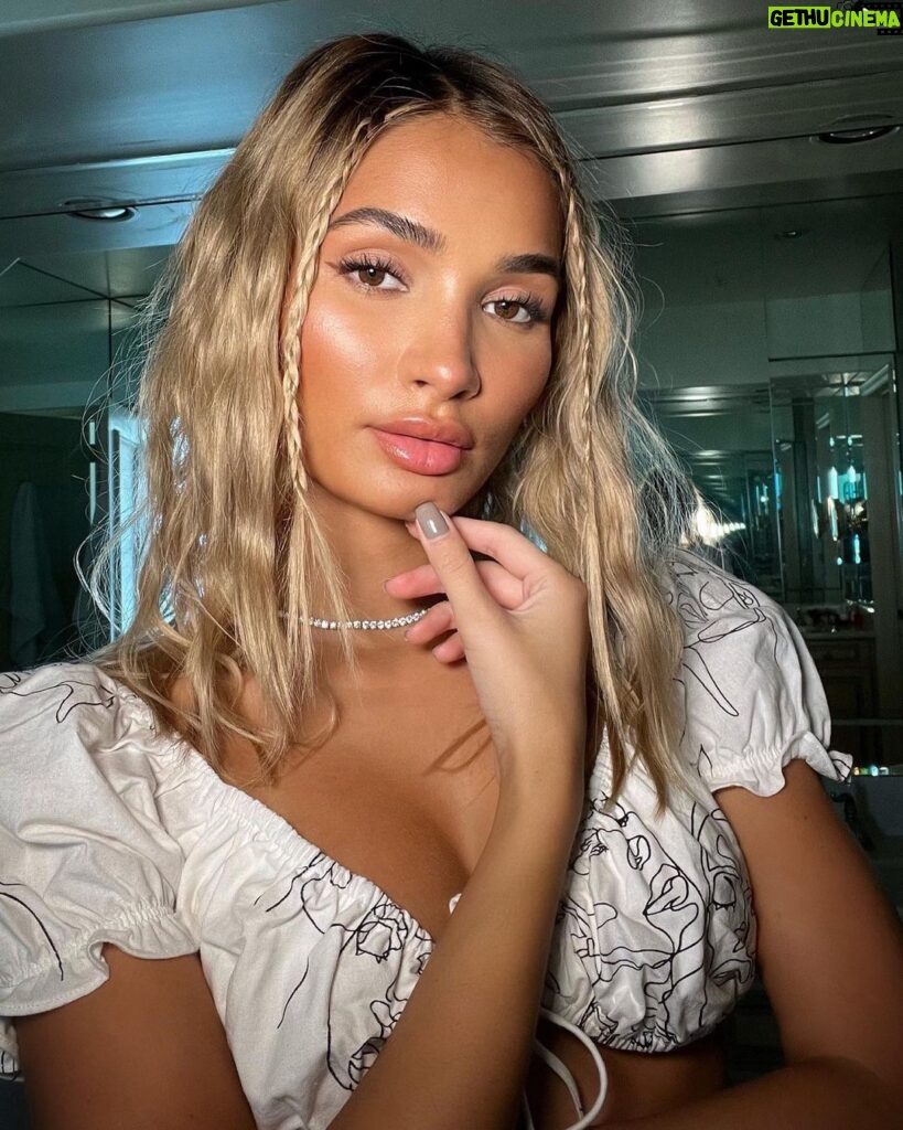 Pia Mia Instagram - don’t tell me to be glad when im sad i really hate that