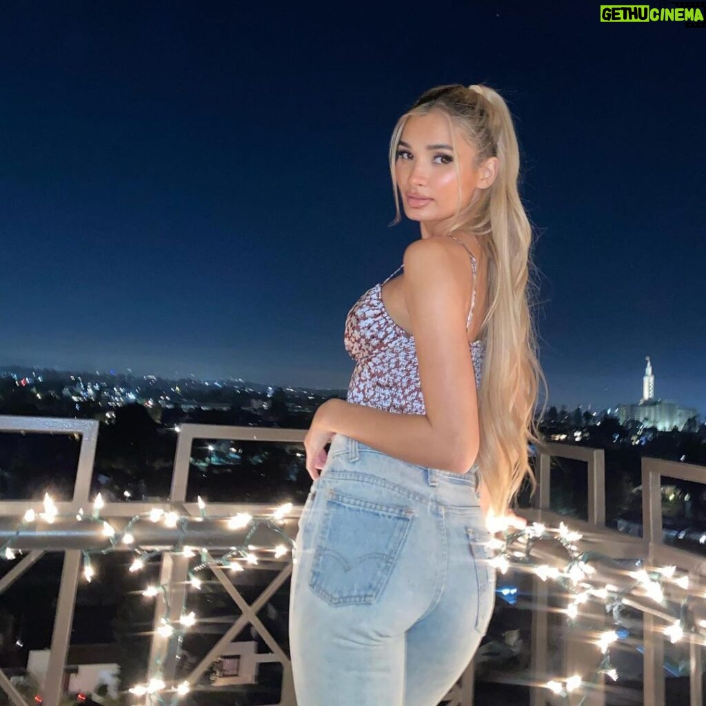 Pia Mia Instagram - maybe i could be your cinderella
