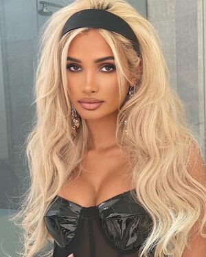 Pia Mia Instagram - happy pre valentine’s day 🤍